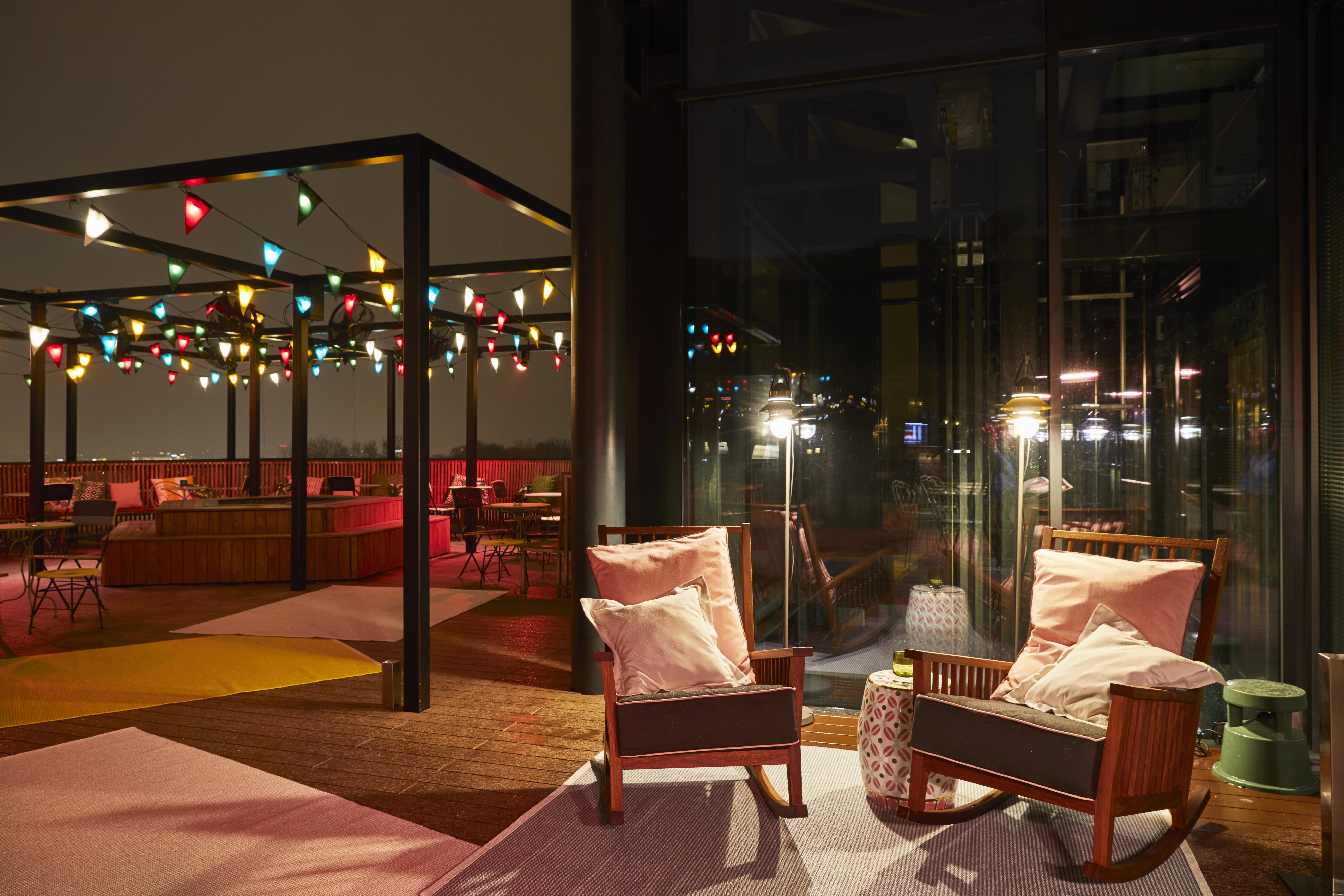 มามา เชลเตอร์ เบลเกรด Hotel ภายนอก รูปภาพ