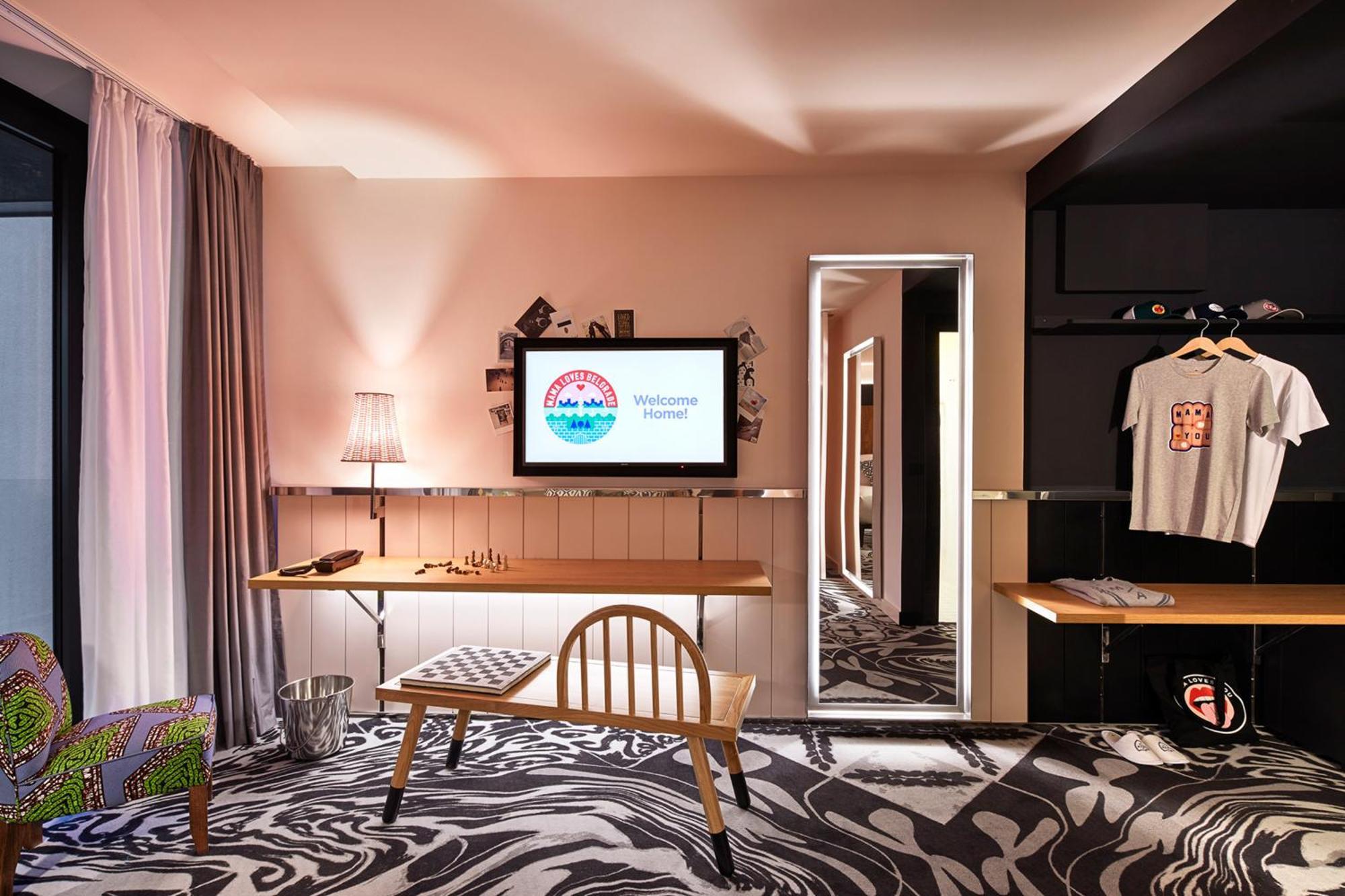 มามา เชลเตอร์ เบลเกรด Hotel ภายนอก รูปภาพ