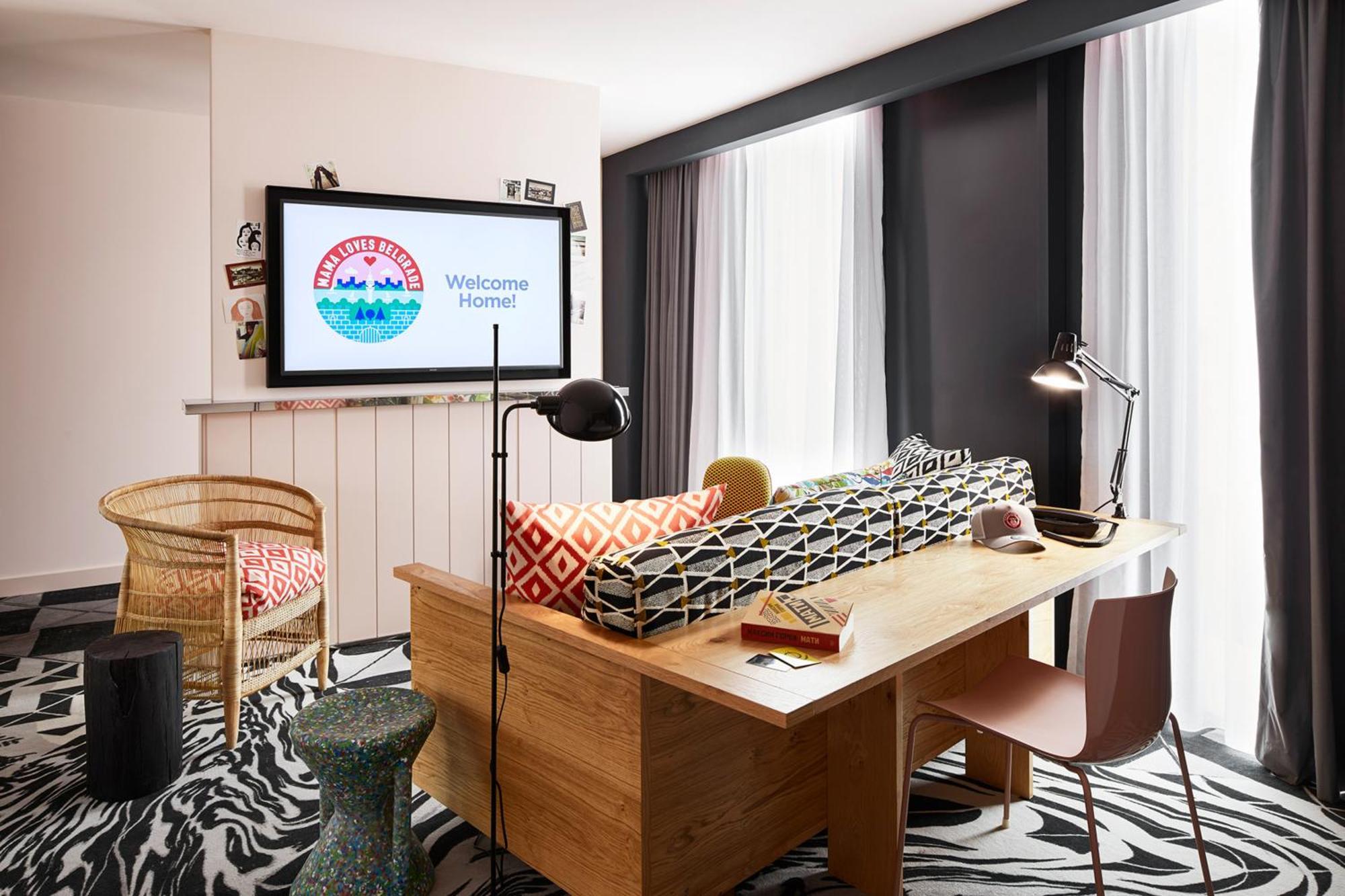 มามา เชลเตอร์ เบลเกรด Hotel ภายนอก รูปภาพ