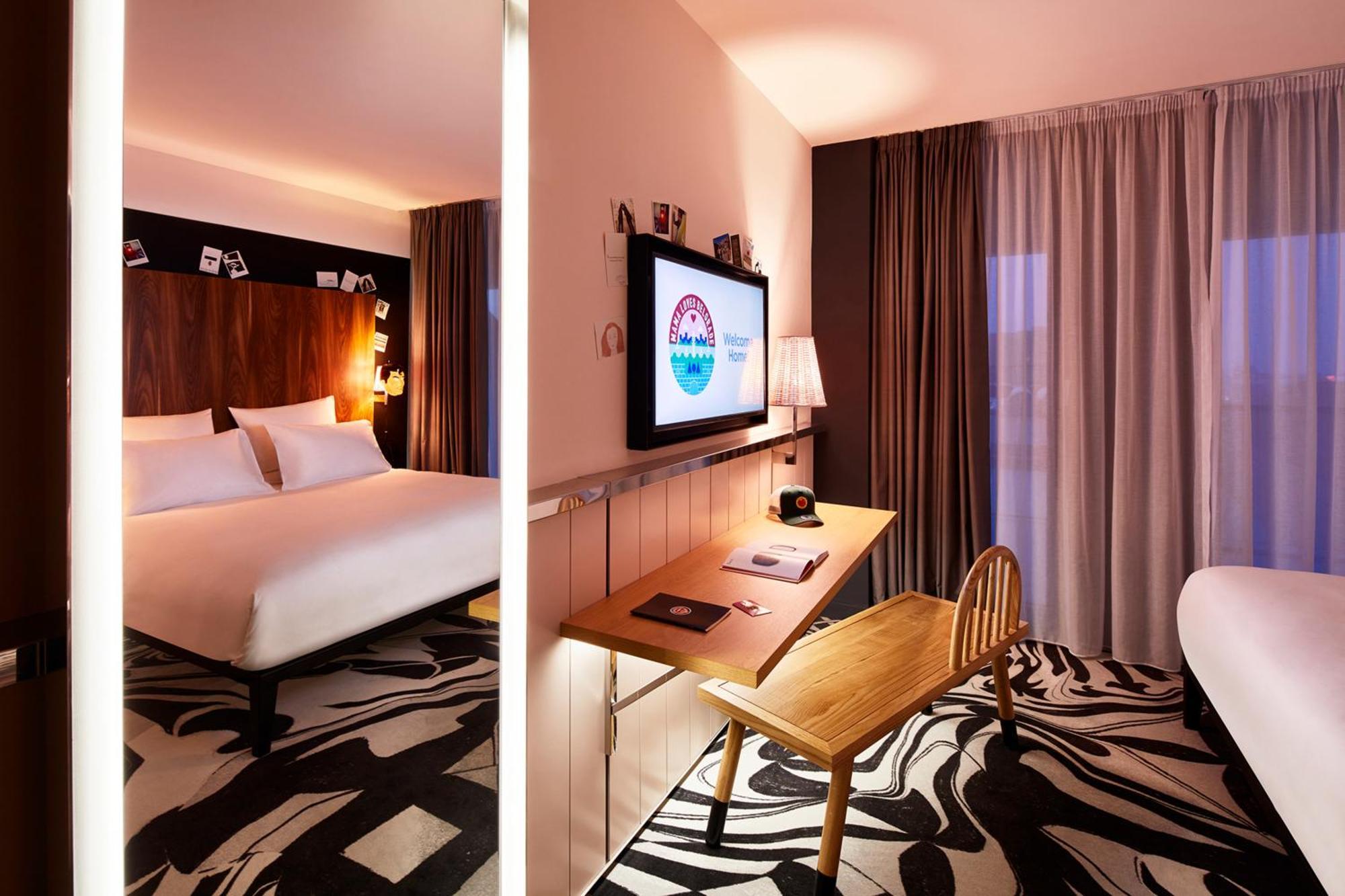 มามา เชลเตอร์ เบลเกรด Hotel ภายนอก รูปภาพ